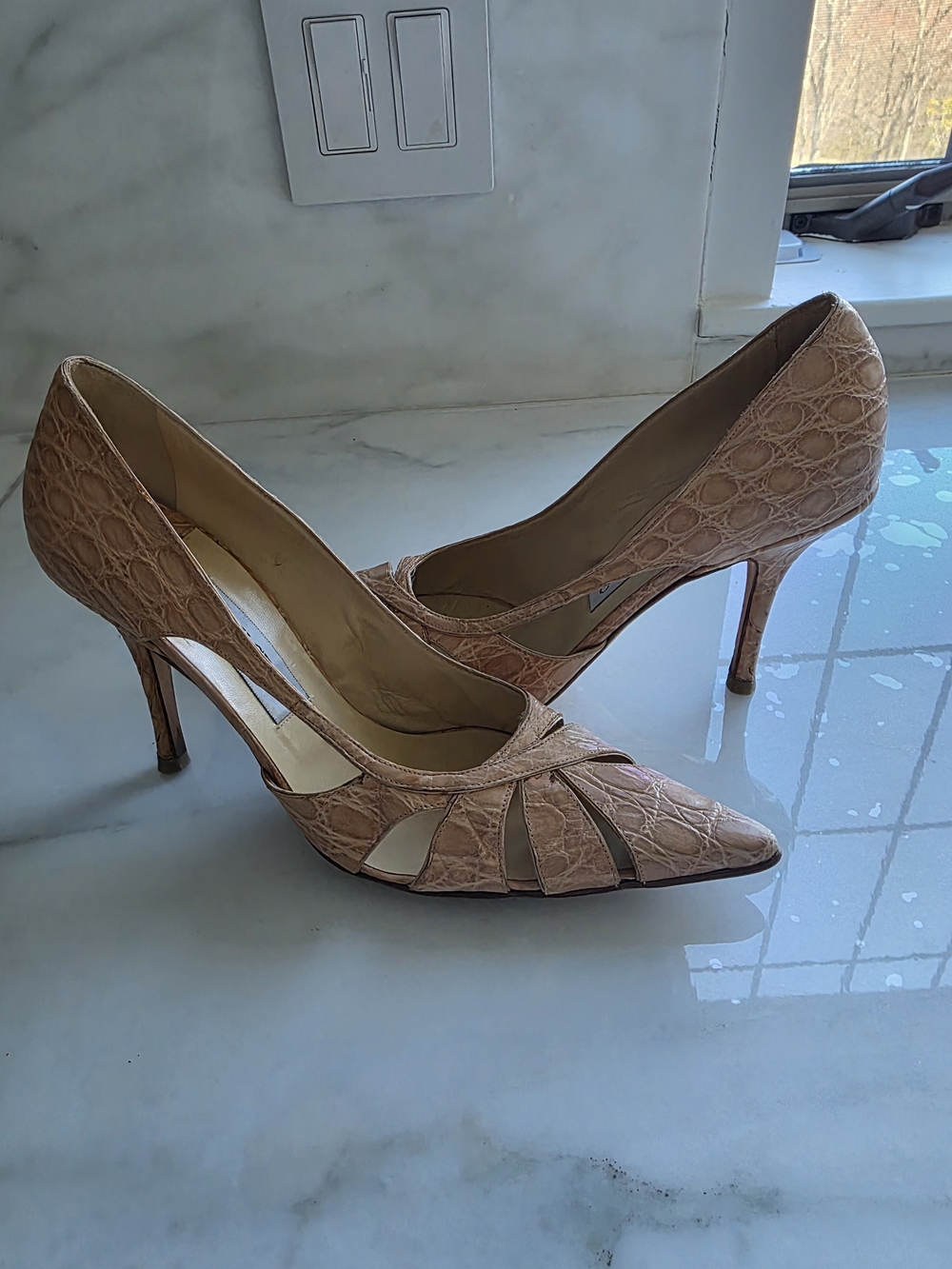 Jimmy Choo Nude Croc Embossed Leather Pointed Toe Heels Pumps – Size 39.5